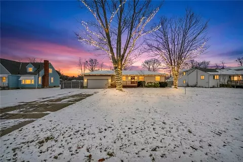 115 Briarleigh Dr, Brunswick, OH 44212