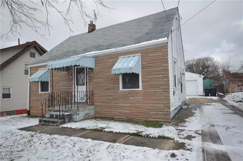 941 Austin Ave, Akron, OH 44306