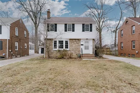 571 E 260th St, Euclid, OH 44132