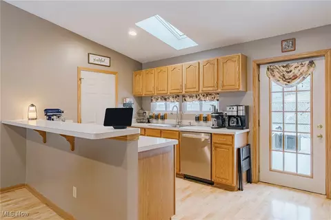 718 Hartford Dr, Elyria, OH 44035 photo 6