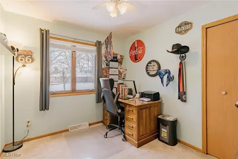 718 Hartford Dr, Elyria, OH 44035 photo 17