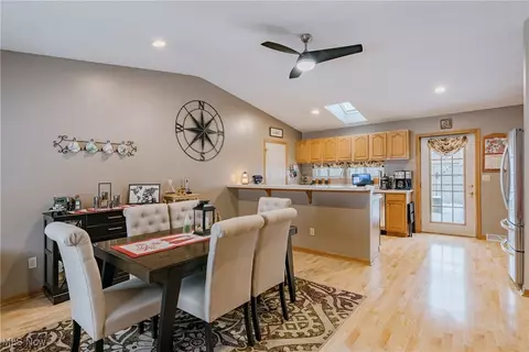 718 Hartford Dr, Elyria, OH 44035 photo 5
