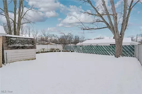 718 Hartford Dr, Elyria, OH 44035 photo 27