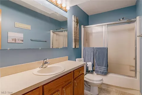 718 Hartford Dr, Elyria, OH 44035 photo 14