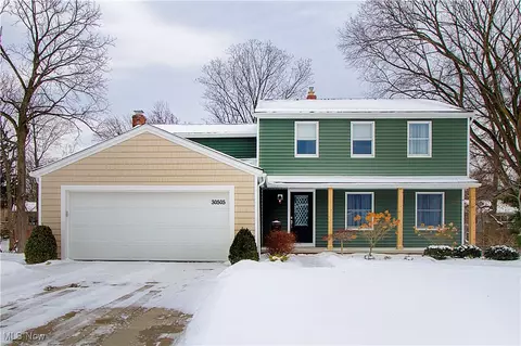 30505 Willoway Ln, Bay Village, OH 44140