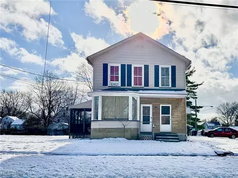 1132 Woodland Ave NE, Warren, OH 44483