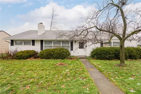 344 Girard Dr, Berea, OH 44017