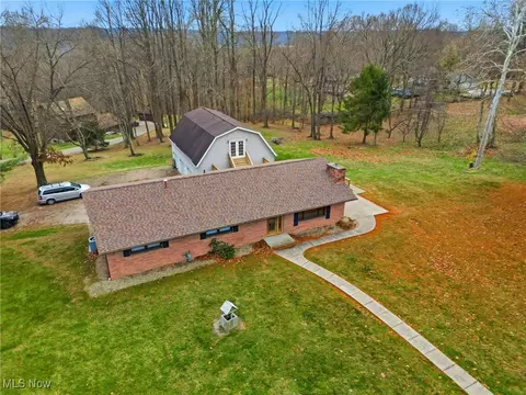 9335 Scenic Dr, Nashport, OH 43830