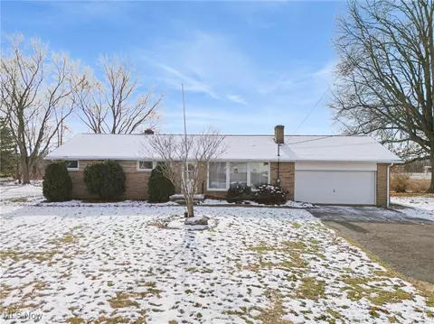 7680 Brookview St, Louisville, OH 44641