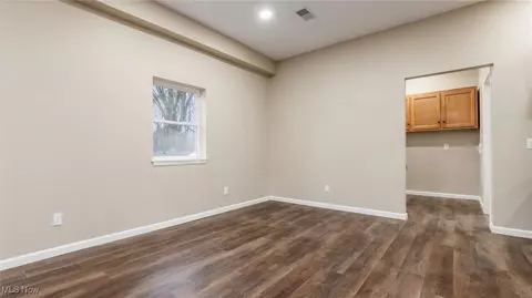 19 E 6th St, Dresden, OH 43821 photo 6