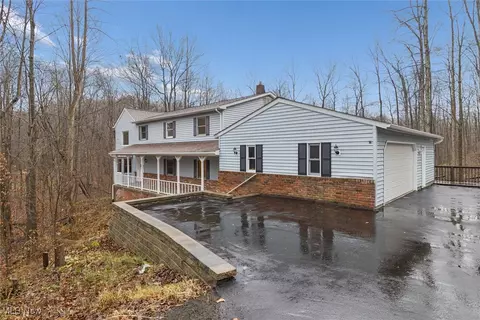11211 Winding Brook Ln, Chesterland, OH 44026