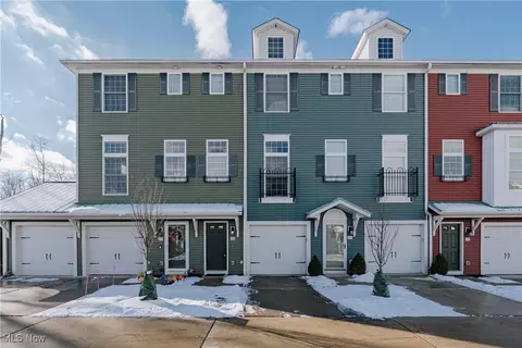 26 Grandview Dr, Rocky River, OH 44116
