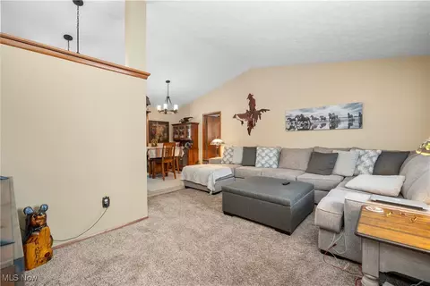 1115 Kay Dr, Lorain, OH 44053 photo 6