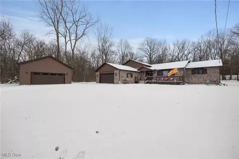 1115 Kay Dr, Lorain, OH 44053