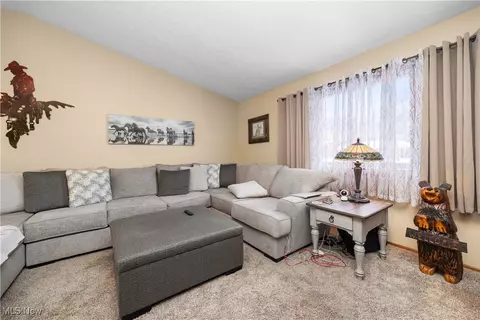 1115 Kay Dr, Lorain, OH 44053 photo 7
