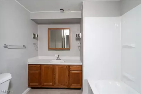 Bath - 476 Stallion Ct, Lagrange, OH 44050 photo 1 of 4