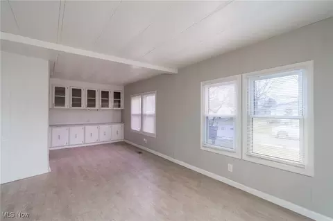 Living - 476 Stallion Ct, Lagrange, OH 44050 photo 5 of 8