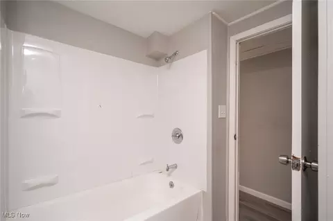 Bath - 476 Stallion Ct, Lagrange, OH 44050 photo 2 of 4