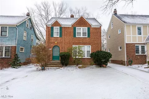 1937 Staunton Rd, Cleveland Heights, OH 44118