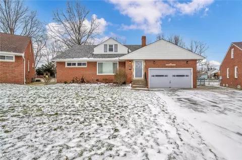 22790 Fairlawn Dr, Euclid, OH 44117