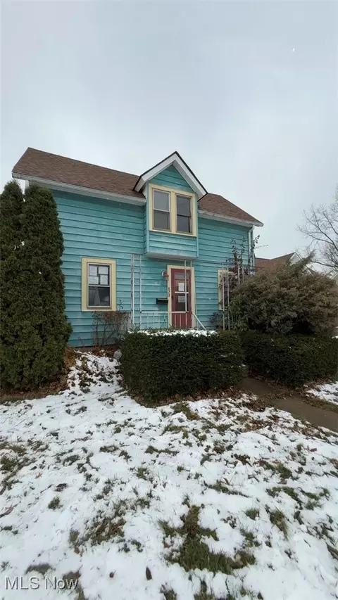 828 E 216th St, Euclid, OH 44119
