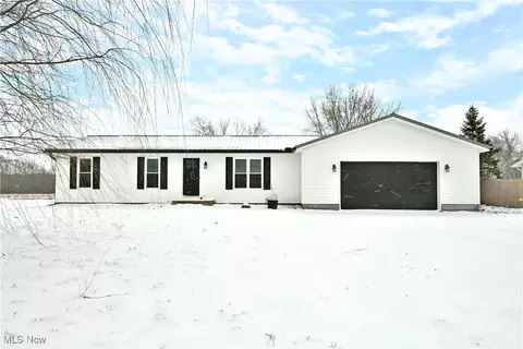 5676 Thompson Clark Rd, Bristolville, OH 44402