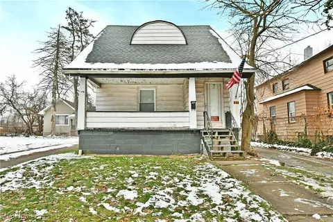 949 E Avenue Ave SE, Warren, OH 44484