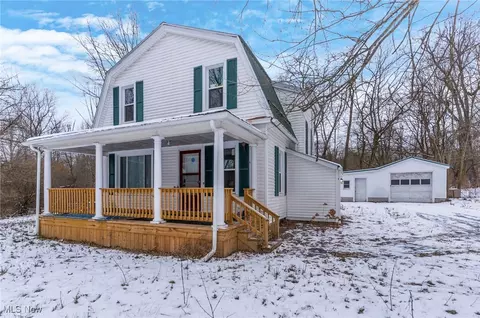 5910 Chestnut Ridge Rd, Hubbard, OH 44425