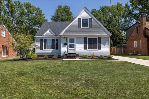 2619 Northview Rd, Rocky River, OH 44116