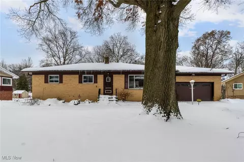5345 Fairtree Rd, Bedford Heights, OH 44146