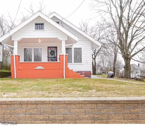 30 Youtz Ave, Akron, OH 44301