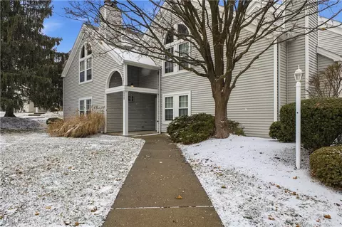 7492 Huntington Dr #12, Youngstown, OH 44512