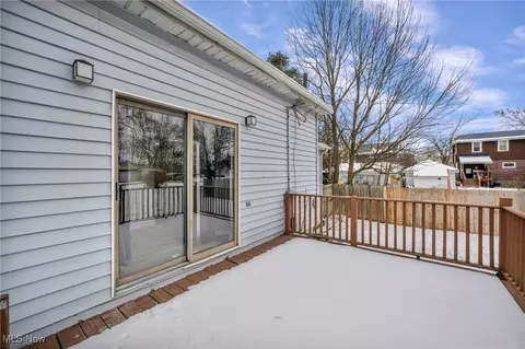 Exterior - 412 Jefferson St, Elyria, OH 44035 photo 5 of 11