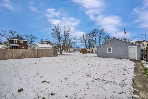 Exterior - 412 Jefferson St, Elyria, OH 44035 photo 8 of 11