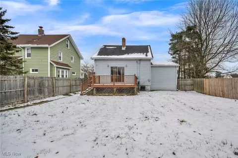 Exterior - 412 Jefferson St, Elyria, OH 44035 photo 9 of 11