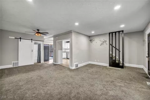 Living - 412 Jefferson St, Elyria, OH 44035 photo 3 of 6