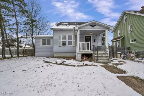 Exterior - 412 Jefferson St, Elyria, OH 44035 photo 2 of 11