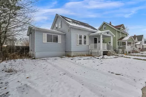 Exterior - 412 Jefferson St, Elyria, OH 44035 photo 4 of 11