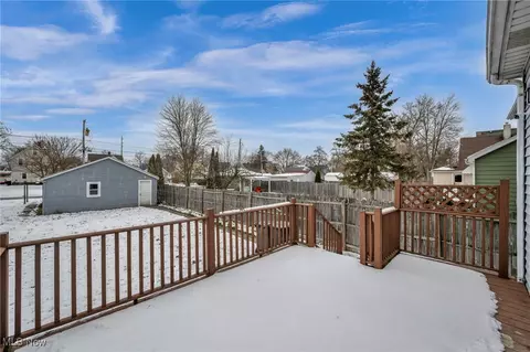 Exterior - 412 Jefferson St, Elyria, OH 44035 photo 7 of 11