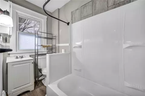 Bath - 412 Jefferson St, Elyria, OH 44035 photo 1 of 1