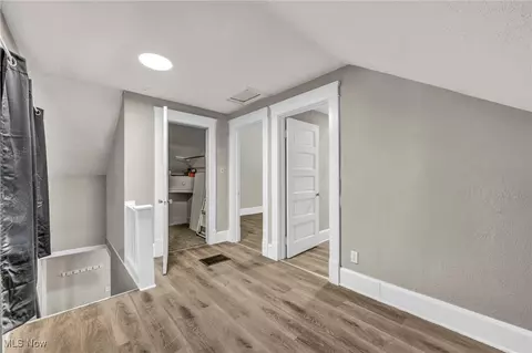 Entry Way - 412 Jefferson St, Elyria, OH 44035 photo 3 of 4