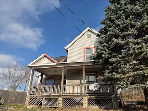 1817 3rd St NE, Canton, OH 44704