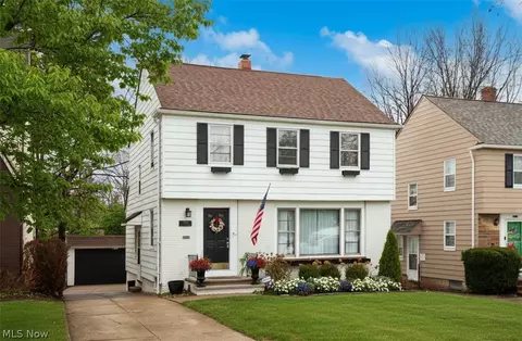 3609 E Scarborough Rd, University Heights, OH 44118
