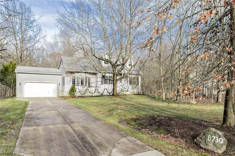 8730 Lake In The Woods Trl, Chagrin Falls, OH 44023