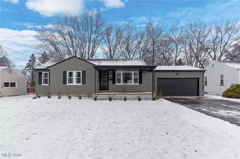 2821 Rexford Rd, Youngstown, OH 44511