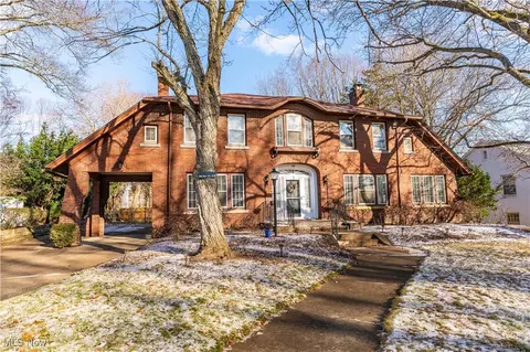 215 21st St NW, Canton, OH 44709