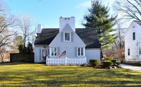 1361 Dorsh Rd, Cleveland, OH 44121