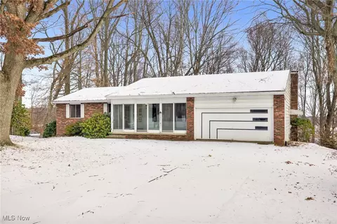 3133 Fair Oaks Dr, Norton, OH 44203