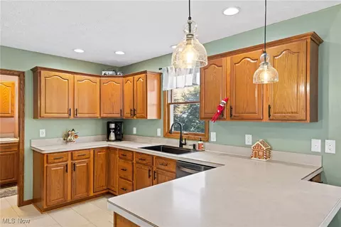 496 Still Water Blvd, Elyria, OH 44035 photo 13