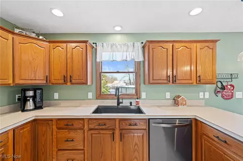 496 Still Water Blvd, Elyria, OH 44035 photo 14
